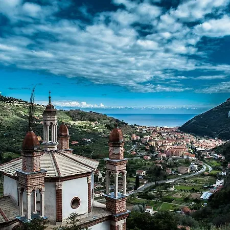 Finale Freeride Outdoor Village * Calice Ligure